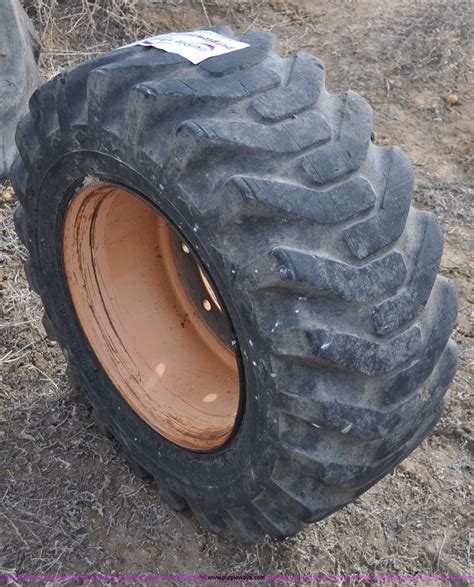 12.5x16.5 skid loader tires